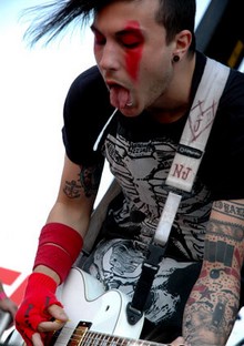 Frank Iero Of My Chemical Romance To Have Twins - Mibba